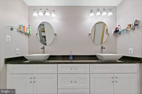 Bath - 3021 Fallstaff Rd #401B, Baltimore, MD 21209 photo 5 of 5