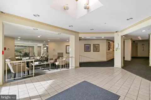 Entry Way - 3021 Fallstaff Rd #401B, Baltimore, MD 21209 photo 4 of 4