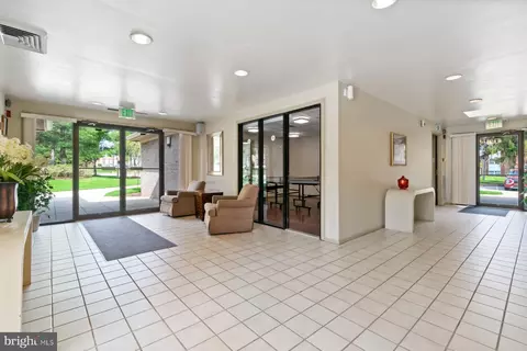 Entry Way - 3021 Fallstaff Rd #401B, Baltimore, MD 21209 photo 1 of 4