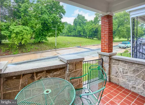 105 S Wickham Rd, Baltimore, MD 21229 photo 4