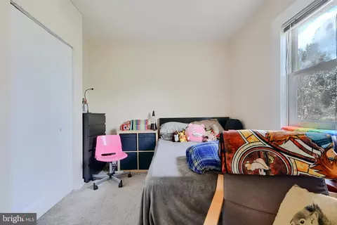 Bedroom - 420 S Wolfe St S, Baltimore, MD 21231 photo 7 of 12