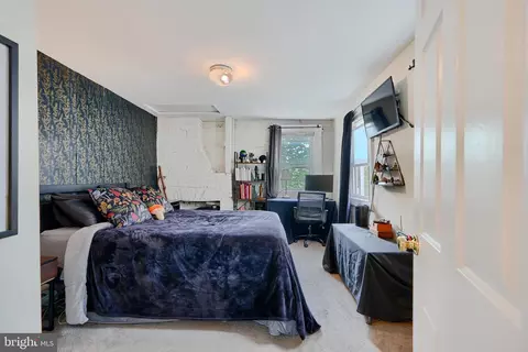 Bedroom - 420 S Wolfe St S, Baltimore, MD 21231 photo 1 of 12