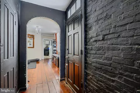 Entry Way - 420 S Wolfe St S, Baltimore, MD 21231 photo 2 of 7