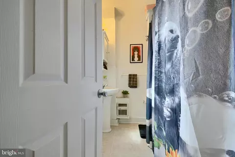 Entry Way - 420 S Wolfe St S, Baltimore, MD 21231 photo 7 of 7