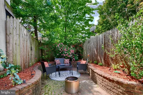 Exterior - 420 S Wolfe St S, Baltimore, MD 21231 photo 2 of 5