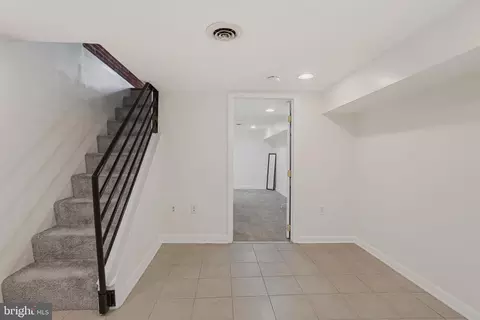 Entry Way - 1236 Wall St, Baltimore, MD 21230 photo 3 of 4