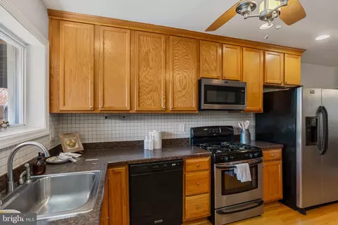 Kitchen - 1236 Wall St, Baltimore, MD 21230 photo 5 of 6