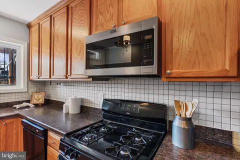Kitchen - 1236 Wall St, Baltimore, MD 21230 photo 2 of 6