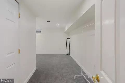 Entry Way - 1236 Wall St, Baltimore, MD 21230 photo 4 of 4