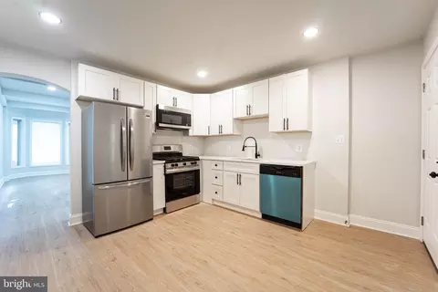 304 S Augusta Ave, Baltimore, MD 21229 photo 8