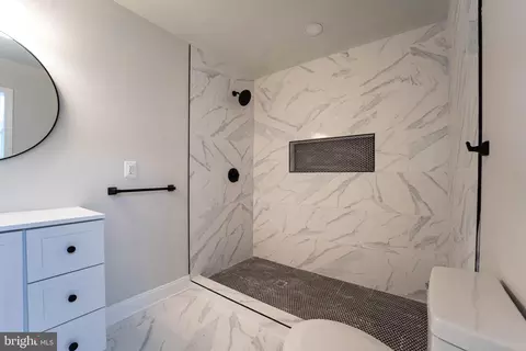 304 S Augusta Ave, Baltimore, MD 21229 photo 31