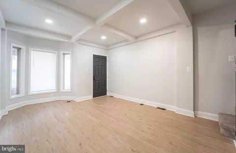 304 S Augusta Ave, Baltimore, MD 21229 photo 5