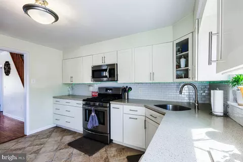 Kitchen - 600 S Streeper St S, Baltimore, MD 21224 photo 2 of 3