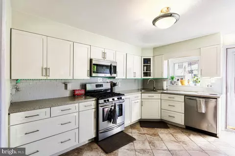 Kitchen - 600 S Streeper St S, Baltimore, MD 21224 photo 1 of 3