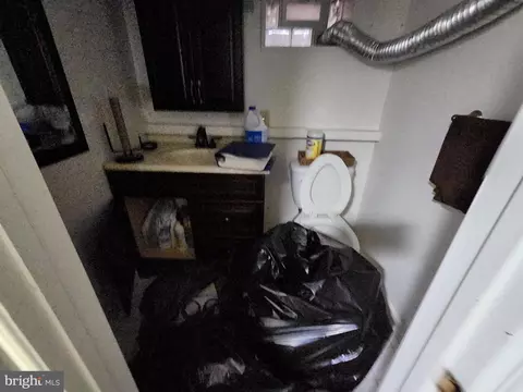 Bath - 3906 Cranston Ave, Baltimore, MD 21229 photo 2 of 2