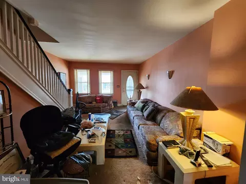 Entry Way - 3906 Cranston Ave, Baltimore, MD 21229 photo 1 of 4