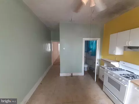 Entry Way - 517 E 38th St, Baltimore, MD 21218 photo 3 of 5