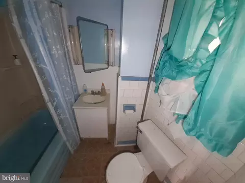 Bath - 517 E 38th St, Baltimore, MD 21218 photo 1 of 2