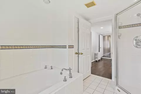 Bath - 249 S Castle St, Baltimore, MD 21231 photo 3 of 3