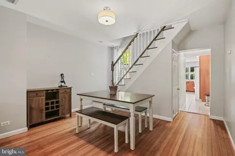 Entry Way - 249 S Castle St, Baltimore, MD 21231 photo 2 of 3