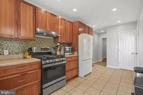 Kitchen - 249 S Castle St, Baltimore, MD 21231 photo 2 of 2