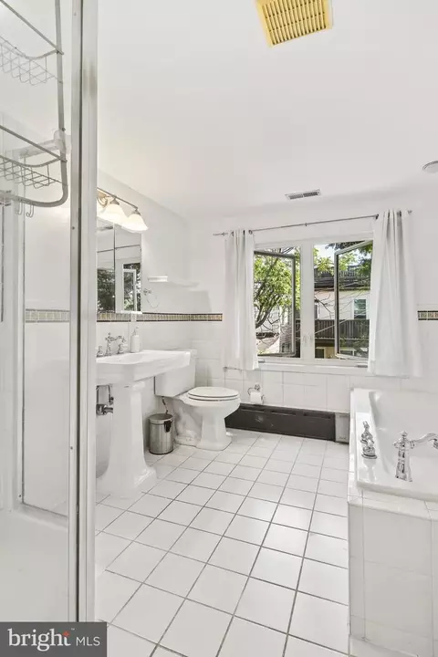 Bath - 249 S Castle St, Baltimore, MD 21231 photo 2 of 3