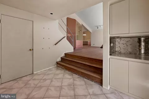 6102 Westcliff Dr, Baltimore, MD 21209 photo 5