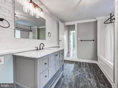 Bath - 2234 E Fairmount Ave, Baltimore, MD 21231 photo 2 of 4