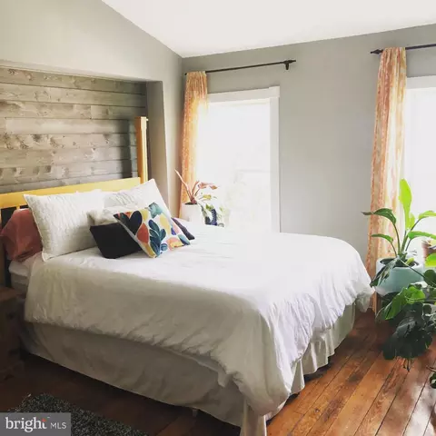Bedroom - 2234 E Fairmount Ave, Baltimore, MD 21231 photo 3 of 4