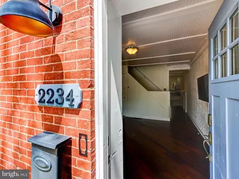 Entry Way - 2234 E Fairmount Ave, Baltimore, MD 21231 photo 1 of 2