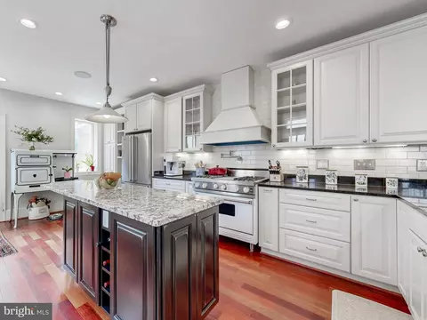 2015 E Baltimore St, Baltimore, MD 21231 photo 7