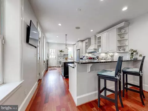 2015 E Baltimore St, Baltimore, MD 21231 photo 10