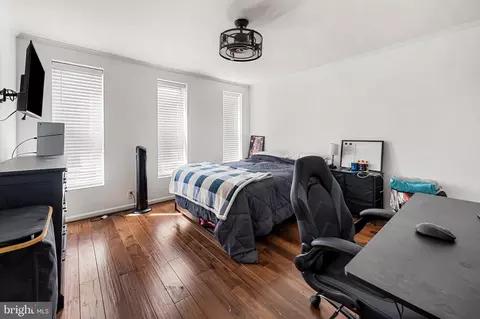 Bedroom - 410 E Clement St, Baltimore, MD 21230 photo 4 of 6