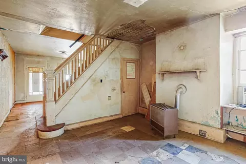 Entry Way - 3655 Ash St, Baltimore, MD 21211 photo 2 of 2