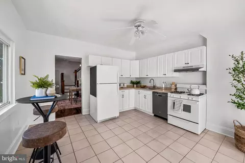 Kitchen - 1015 Rectory Ln, Baltimore, MD 21211 photo 1 of 1