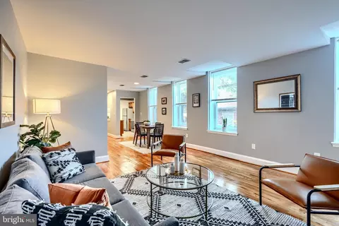 Living - 702 S Wolfe St #5, Baltimore, MD 21231 photo 4 of 5