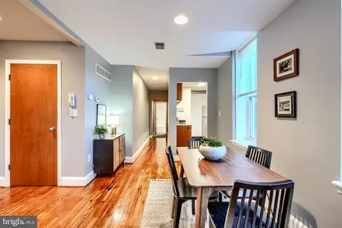 Dining - 702 S Wolfe St #5, Baltimore, MD 21231 photo 4 of 4
