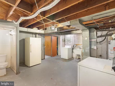1227 Wicklow Rd, Baltimore, MD 21229 photo 24