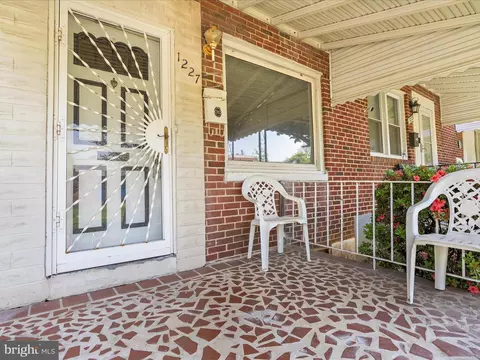 1227 Wicklow Rd, Baltimore, MD 21229 photo 2