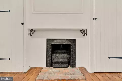 Entry Way - 128 E Montgomery St, Baltimore, MD 21230 photo 4 of 4