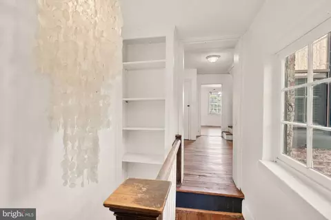 Entry Way - 128 E Montgomery St, Baltimore, MD 21230 photo 2 of 4