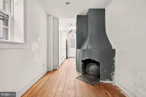Entry Way - 128 E Montgomery St, Baltimore, MD 21230 photo 1 of 4