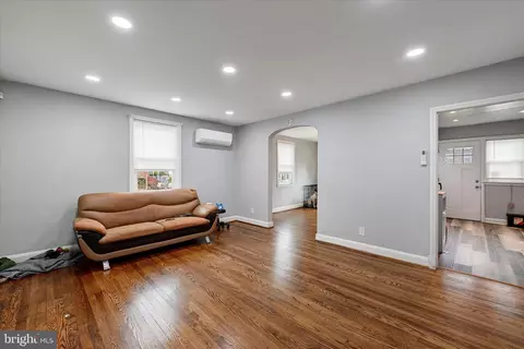 Other - 825 Wicklow Rd, Baltimore, MD 21229 photo 2 of 5
