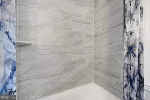 Bath - 825 Wicklow Rd, Baltimore, MD 21229 photo 1 of 1