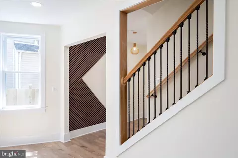 Entry Way - 2918 E Cold Spring Ln, Baltimore, MD 21214 photo 11 of 16