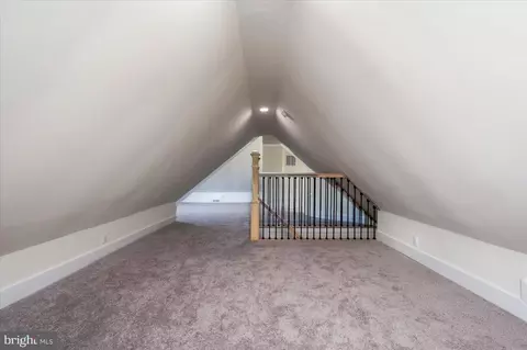 Entry Way - 2918 E Cold Spring Ln, Baltimore, MD 21214 photo 13 of 16