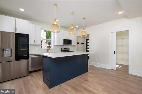 Entry Way - 2918 E Cold Spring Ln, Baltimore, MD 21214 photo 2 of 16