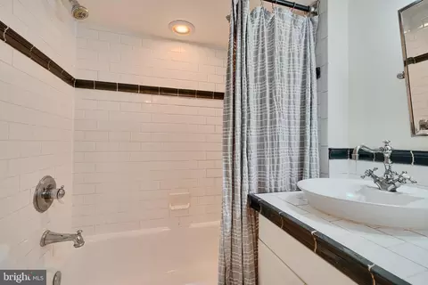 Bath - 3301 Clyde St, Baltimore, MD 21224 photo 7 of 8