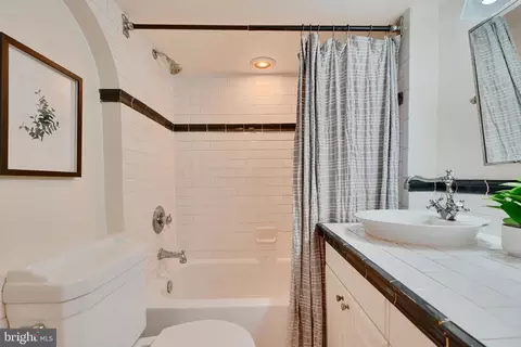 Bath - 3301 Clyde St, Baltimore, MD 21224 photo 6 of 8
