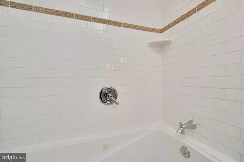 Bath - 3301 Clyde St, Baltimore, MD 21224 photo 3 of 8